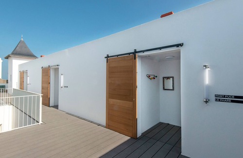 Sauzon Apartment | Charming studio in Sauzon with WiFi and port view