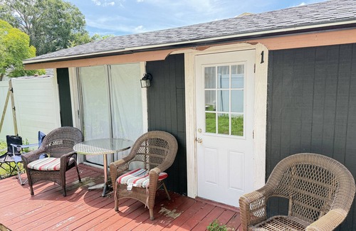 Old Seminole Heights Apartment | Charming studio in terrific Tampa with WiFi, AC