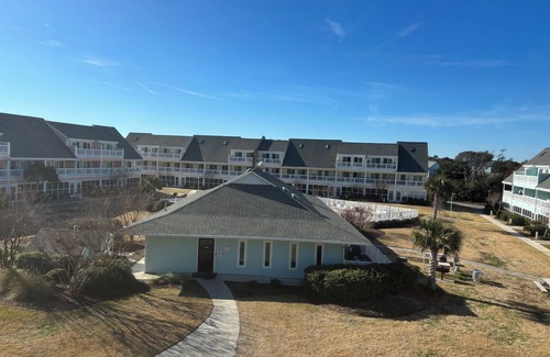 Emerald Isle Apartment | Charming studio in lovely Emerald Isle with beach access