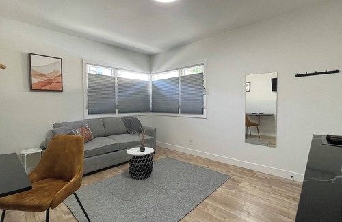 Los Angeles Apartment | Charming studio in beautiful El Sereno neighborhood of Los Angeles with WiFi, AC