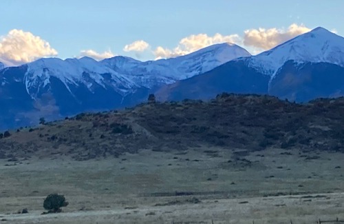 Westcliffe Apartment | Charming studio in Westcliffe gorgeous views of the Sangre de Cristo mountains