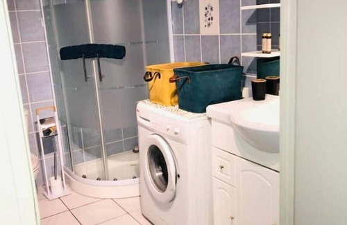 Aix-les-Bains City Center Apartment | Charming studio, private parking, elevator and balcony