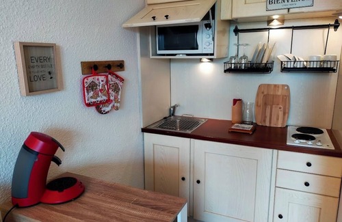 Risoul Apartment | Charming studio, sleeps 4, skis included