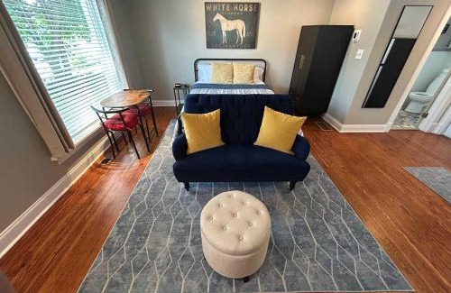 Bonnycastle Apartment | Charming Studio Stay in Vibrant Highlands Area