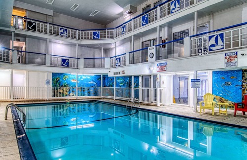 Corpus Christi Apartment | Charming studio w/ two shared pools, a fitness center, & shared dock, near beach