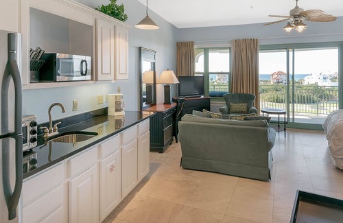 Rosemary Beach Condo | Charming Studio for 2, Pool Views, Next to Alys + Free Attraction Tickets!