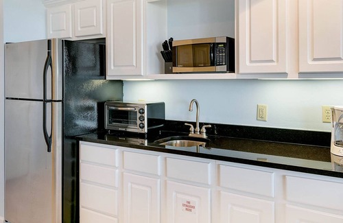 Rosemary Beach Condo | Charming Studio for 2, Pool Views, Next to Alys + Free Attraction Tickets!