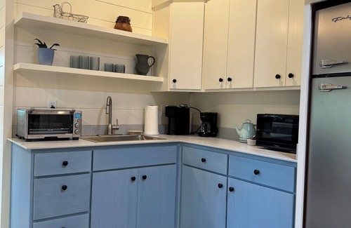 Ballard Apartment | Charming studio w/AC & WiFi in Ballard. Centrally located in wine country.