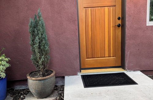 Ballard Apartment | Charming studio w/AC & WiFi in Ballard. Centrally located in wine country.