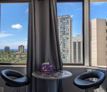 Waikiki Apartment | Charming Studio Waikiki Hawaiian Monarch