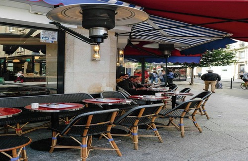 18th Arrondissement Apartment | Charming studio with AC - Near Montmartre