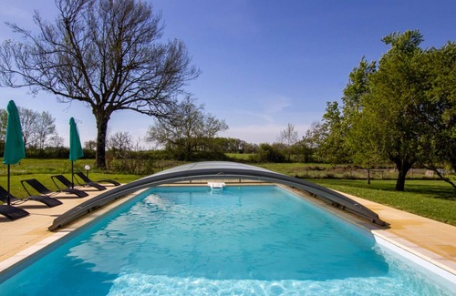 Naussannes Apartment | Charming Studio with Pool Access, Private Pond, and Scenic Garden Views