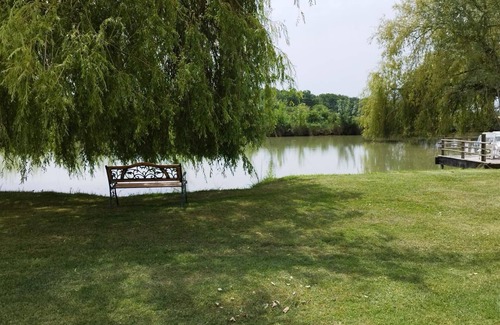 Naussannes Apartment | Charming Studio with Pool Access, Private Pond, and Scenic Garden Views