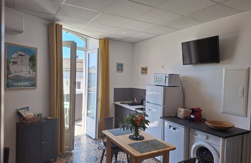Ruoms Apartment | Charming studio with swimming pool in the heart of Ruoms, Ardèche