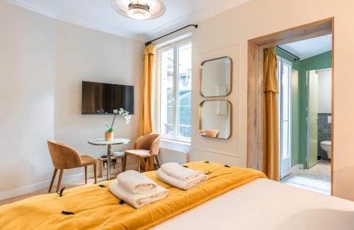 Quartier des Grandes-Carrieres Apartment | Charming Studio with terrace - Near Montmartre