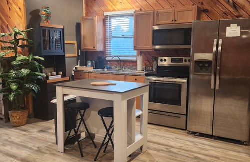 La Crosse Apartment | Charming studio with AC and WiFi in superb La Crosse