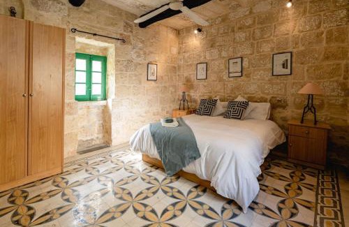 Xewkija Villa | Charming & Stylish Historic Farmhouse with Pool