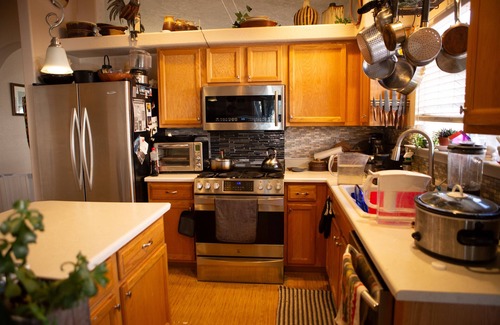 Alban Hills House | Charming Suite - Bdrm, Office And Bath in Northwest Albuquerque