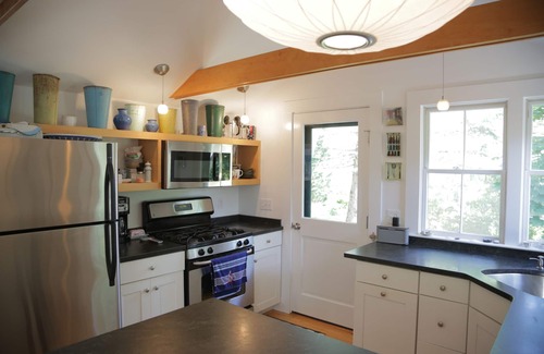 Eastham House | Charming Sun Filled Eastham Cottage at Fort Hill