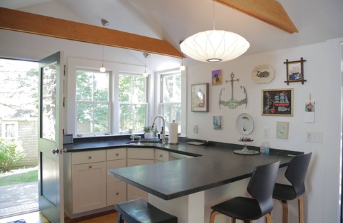Eastham House | Charming Sun Filled Eastham Cottage at Fort Hill