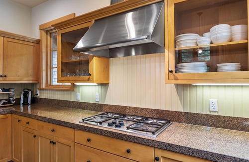 Cle Elum Cabin | Charming Suncadia Cabin w/Game Room + Hot tub