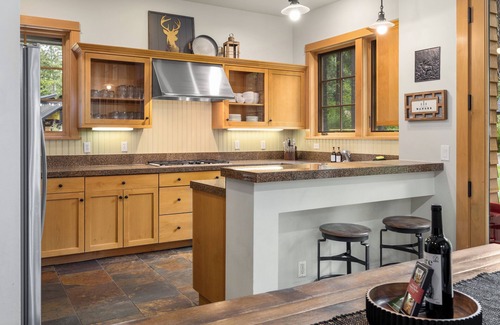 Cle Elum Cabin | Charming Suncadia Cabin w/Game Room + Hot tub