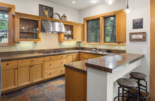 Cle Elum Cabin | Charming Suncadia Cabin w/Game Room + Hot tub