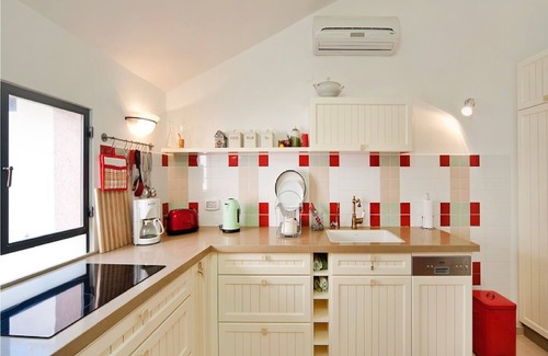 Neve Tzedek Apartment | Charming Sunny Haven with Balcony by Sea N Rent
