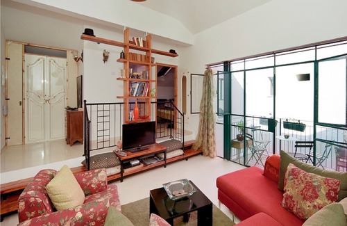 Neve Tzedek Apartment | Charming Sunny Haven with Balcony by Sea N Rent