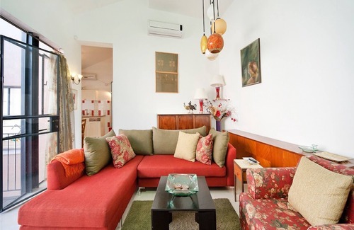 Neve Tzedek Apartment | Charming Sunny Haven with Balcony by Sea N Rent