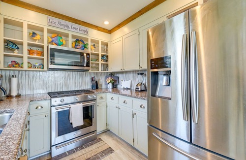 Surf City House | Charming Surf City Beach House - Walk to Ocean!
