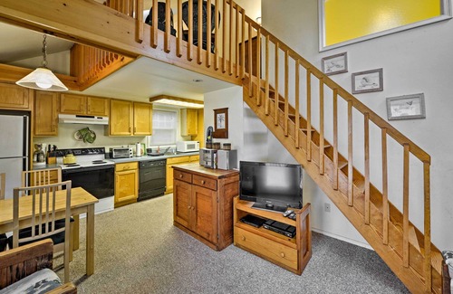 Surf City Cottage | Charming Surf City Cottage - Steps to Beach & Bay!