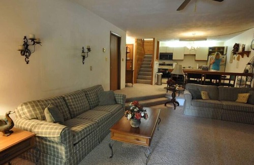 Seven Springs House | Charming Swiss Mountainn Condo at 7 Springs Resort