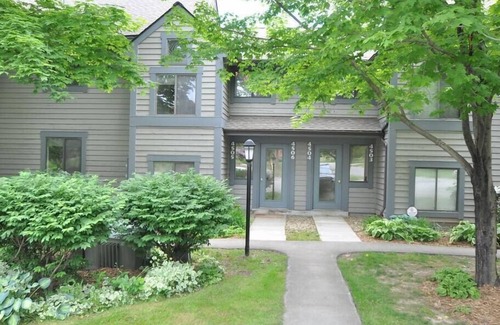 Seven Springs House | Charming Swiss Mountainn Condo at 7 Springs Resort