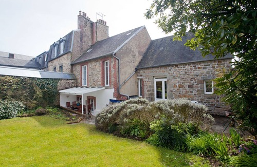 Villedieu-les-Poeles House | Charming Townhouse In Thriving Rural Market Town