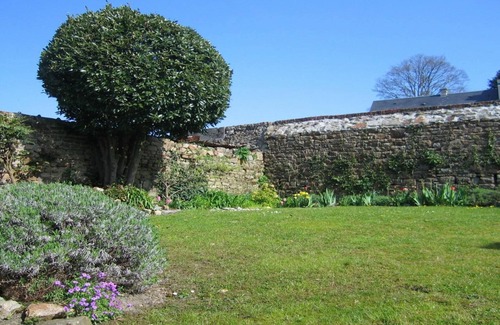 Villedieu-les-Poeles House | Charming Townhouse In Thriving Rural Market Town