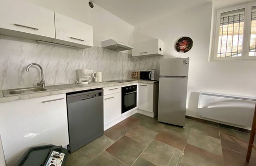 Cambo-les-Bains Apartment | Charming T2 in Cambo-les-Bains, near Thermal Baths, WIFI, sleeps 2