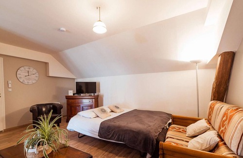 Bucheres Apartment | Charming T3 + garden + parking + common space