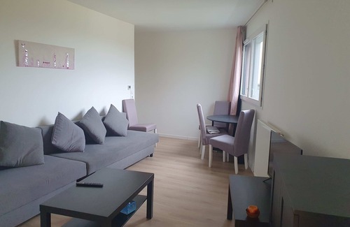 Villejuif Apartment | Charming T3 with balcony near Paris