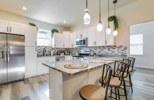 Sulphur Springs House | Charming Tampa Home < 3 Mi to Busch Gardens!