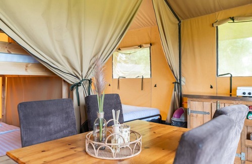 Zwiggelte House | Charming tent lodge in Drents Landschap with balcony