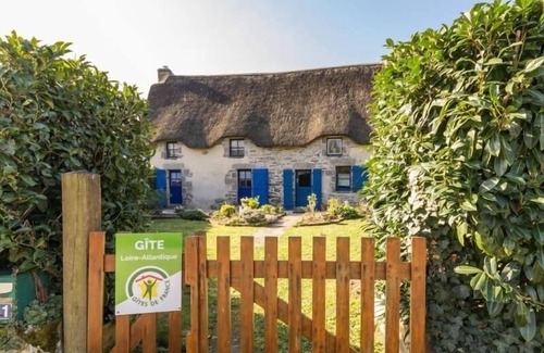 Herbignac Cottage | Charming Thatched Cottage in Brière Park, Cozy Fireplace, WiFi, Garden, Close to Guérande