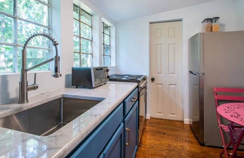 North Charleston Cottage | Charming tiny cottage in the woods