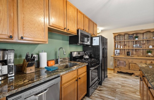 Ouray Condo | Charming Top Floor Downtown Ouray Retreat | Spectacular Views
