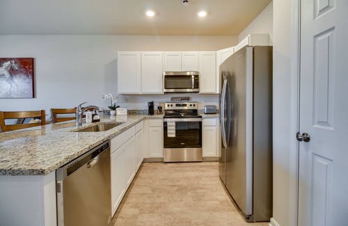 Luray House | Charming Townhome < 1 Mi to Zoo & Luray Caverns!