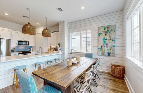 Port Aransas House | Charming townhome with ocean views, pool, patio, & free golf cart