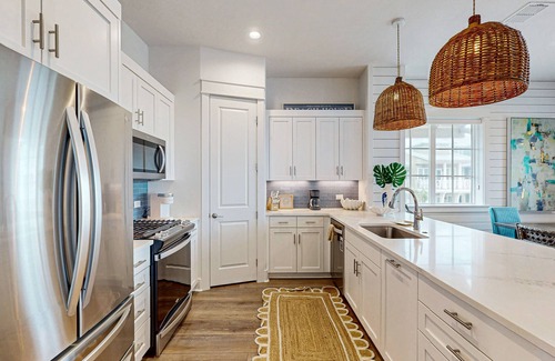 Port Aransas House | Charming townhome with ocean views, pool, patio, & free golf cart