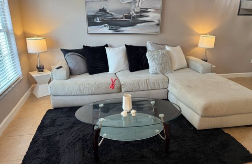 Meadow Pointe House | Charming Townhome in Sunny Wesley Chapel.