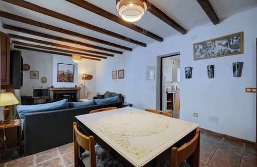 Juzcar House | Charming townhouse in an Andalucian mountian blue village
