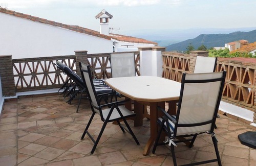 Gaucin House | Charming Townhouse with indoor pool